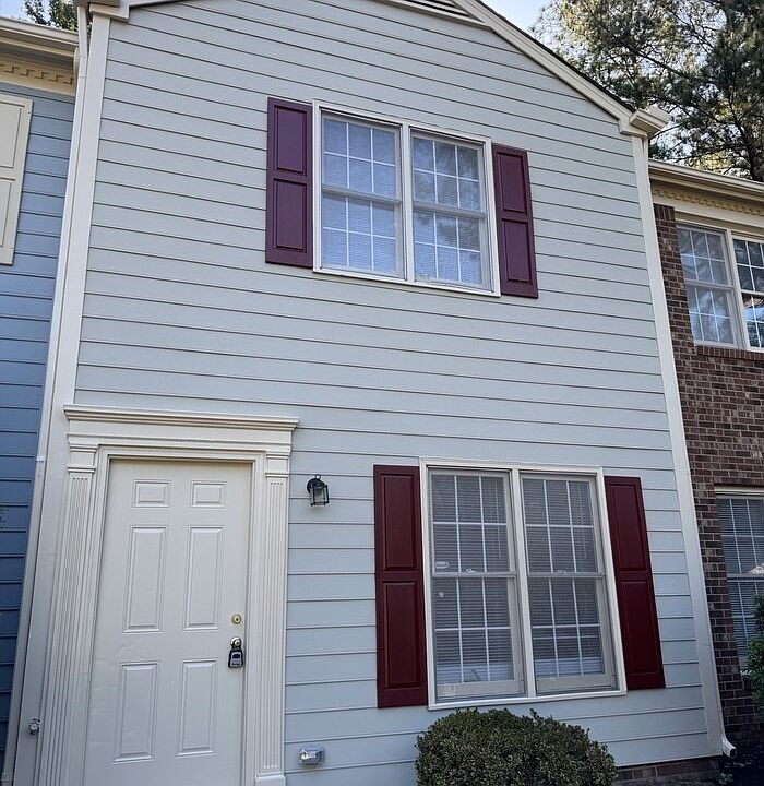 1st image of 2902 Faversham Pl