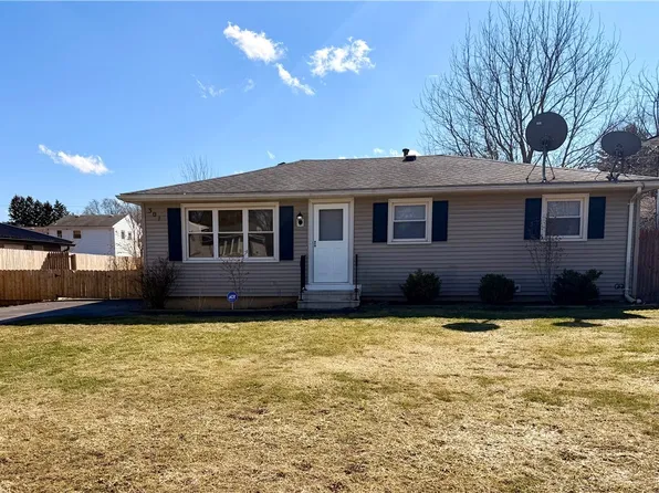 301 Downsview Dr, Rochester, NY 14606