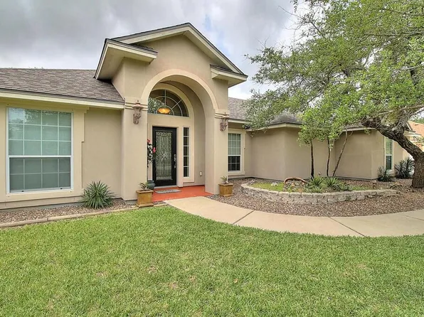 110 Palo Pinto Dr, Rockport, TX 78382