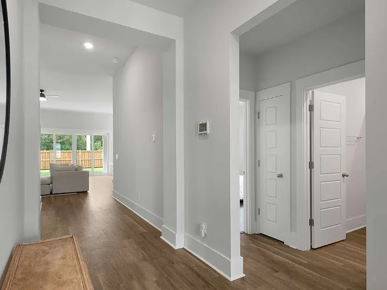 322 Whalebone Ave — Photo 10