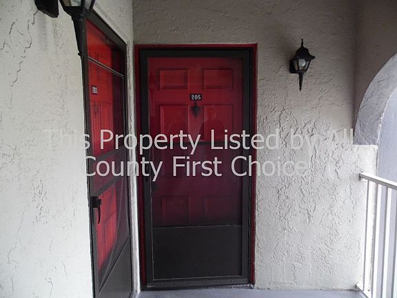 2nd image of 3122 30th Ave N APT 205