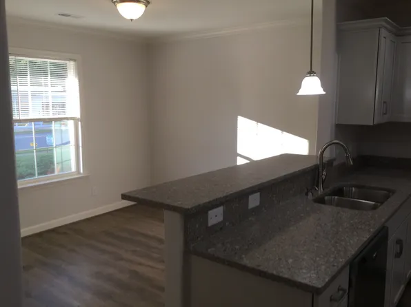 704 Carrie Ln #704, Gretna, VA 24557