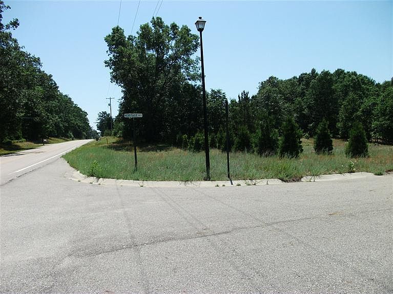 1st image of Heritage Dr