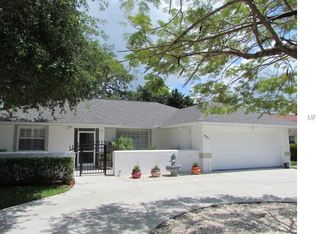 921 Circle Dr, Venice, FL 34285
