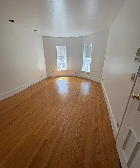 523 Columbus Ave #B — Photo 1