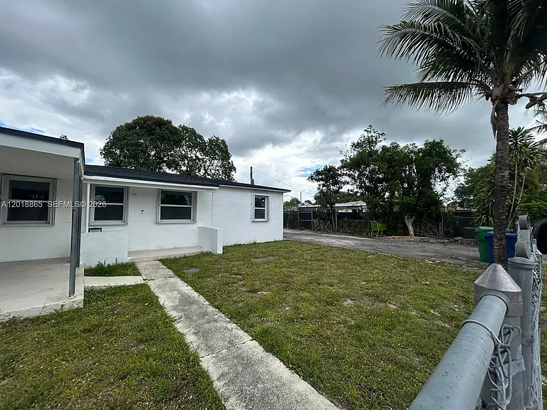 1835 NW 122nd St — Photo 2