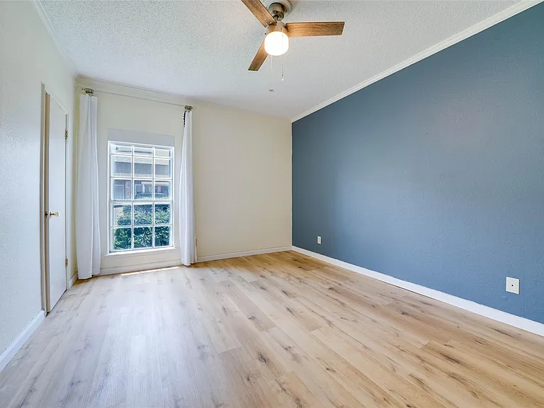 1700 Amelia Ct #613 — Photo 11