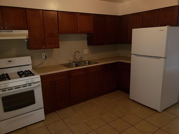 4th image of 205 27th Ave