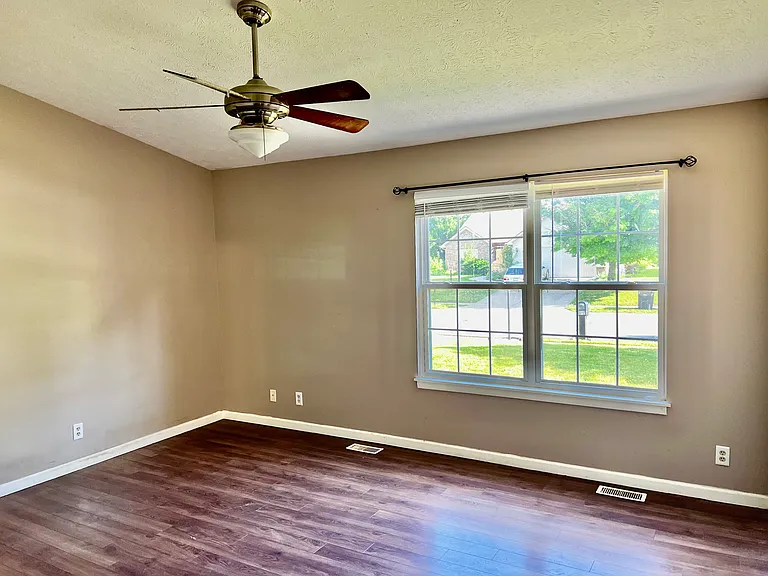 237 Cromwell Ct — Photo 15