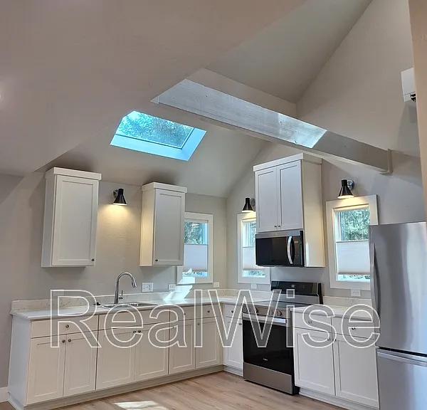 126 Strawberry Ln — Photo 8