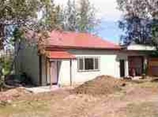 1098 Badger Rd, North Pole, AK 99705