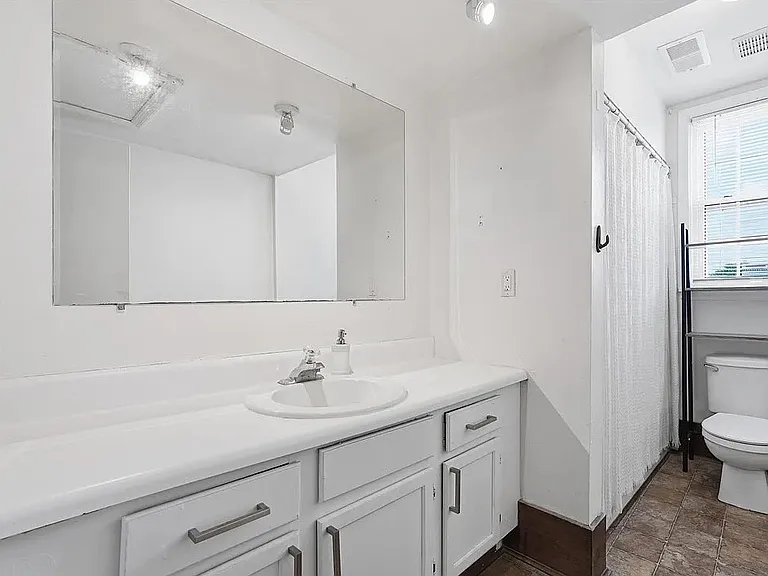 219 Abercorn St #FF3 — Photo 6
