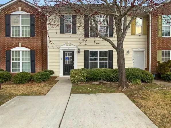 2043 Grove Way, Hampton, GA 30228