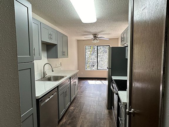 2nd image of 2700-2728 SW Beaverton Hillsdale Hwy #2708