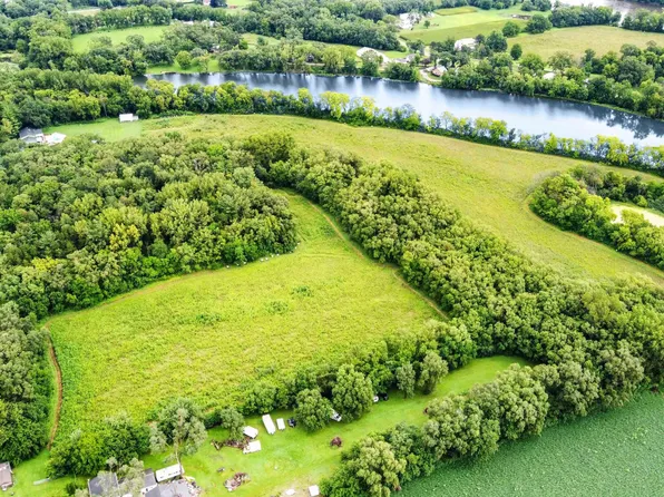 North Ave, Waterloo, IA 50702