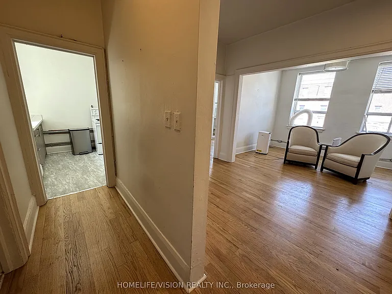 555 Danforth Ave #1 — Photo 3