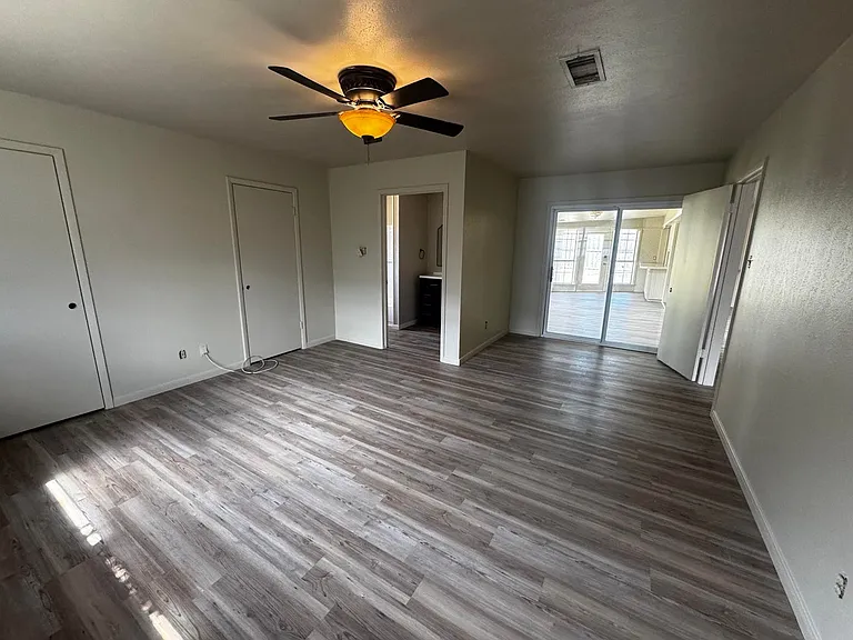 3208 Durant Dr — Photo 16