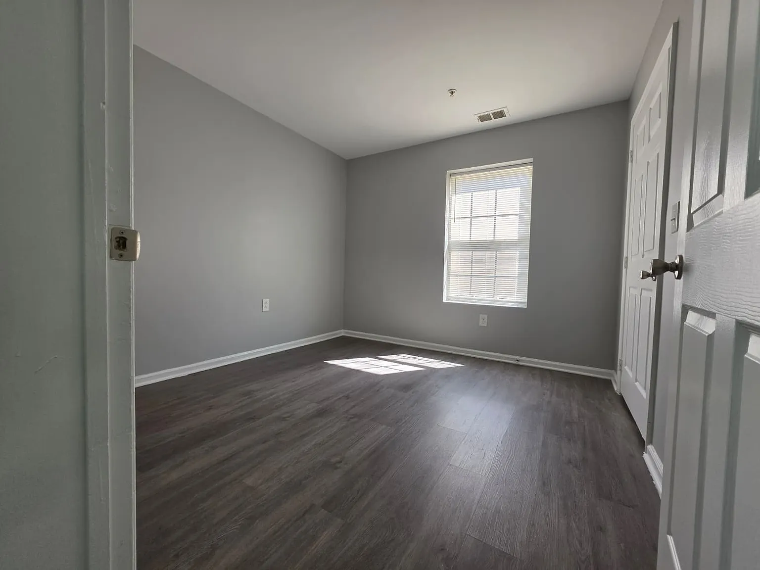 2 bed, $1,650 — Photo 4