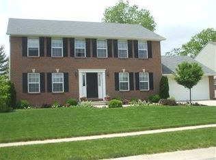 135 W Waterbury Dr, Springboro, OH 45066