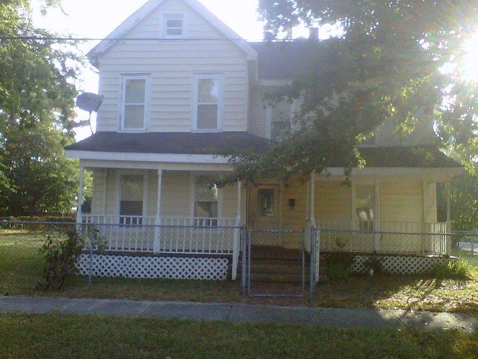 For Rent: 747 Vermont Avenue