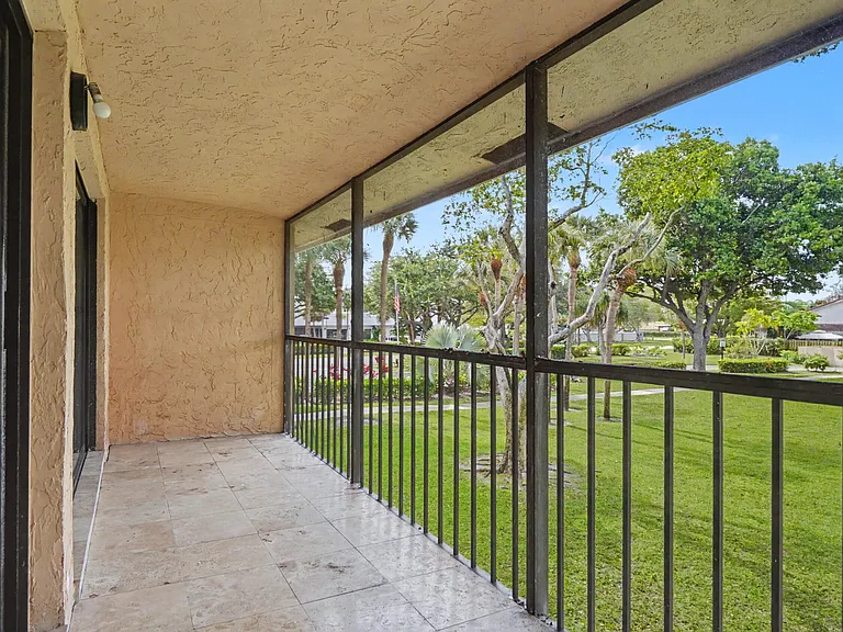 3939 NE 5th Ave #A201 — Photo 30