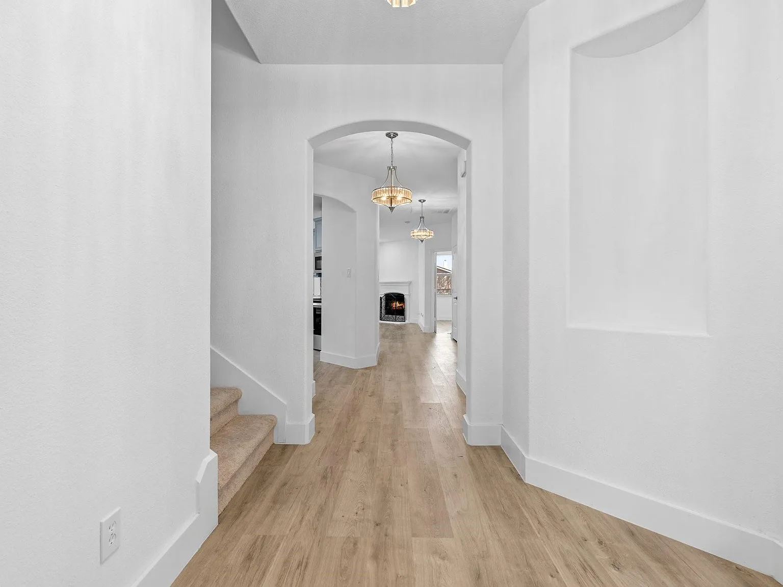 4 bed, 2492 sqft, $3,200 — Photo 2