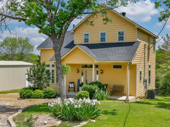 60 Rocky Pt, Gainesville, TX 76240