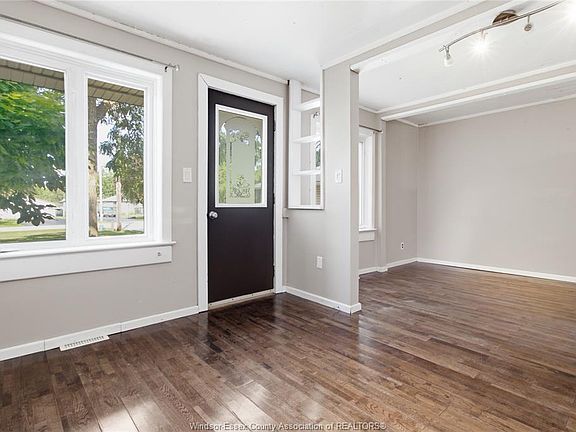 4th image of 134 Alexander Ave