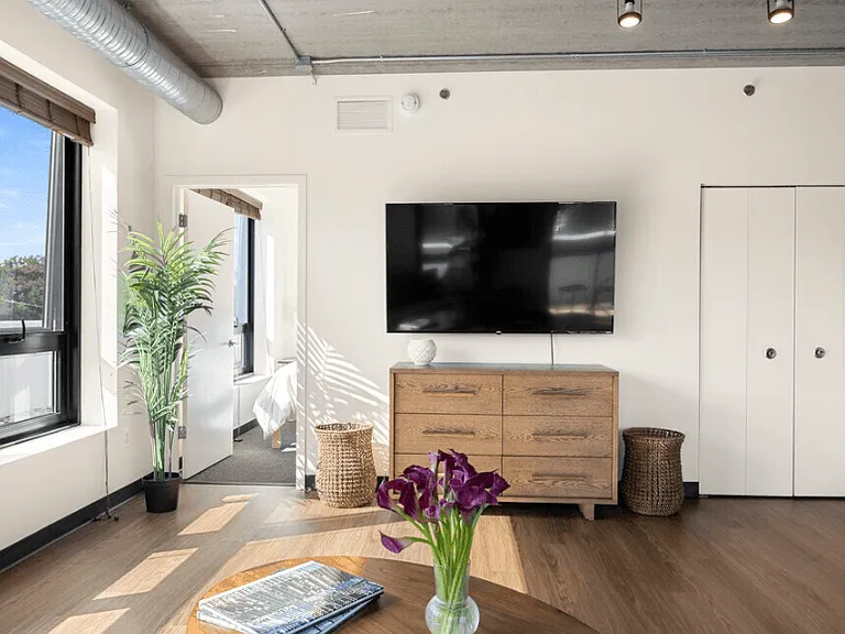 618 South Main Apartments — Photo 7