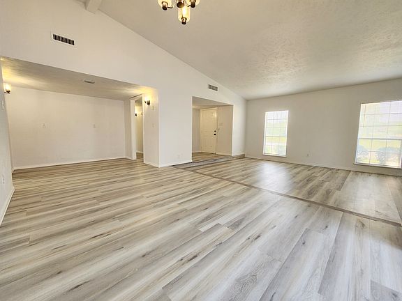 3rd image of 4813 Nash Dr