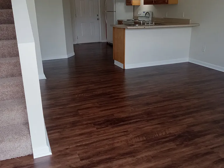 312 Kenova Ave — Photo 3