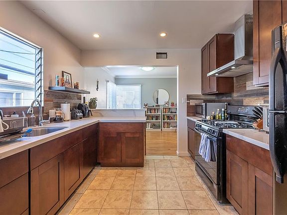 2nd image of 2036 3rd St Unit 10-1