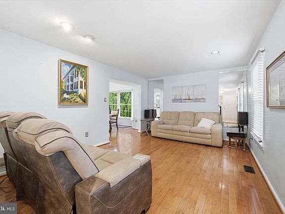 3rd image of 8522 Autumn Rust Rd