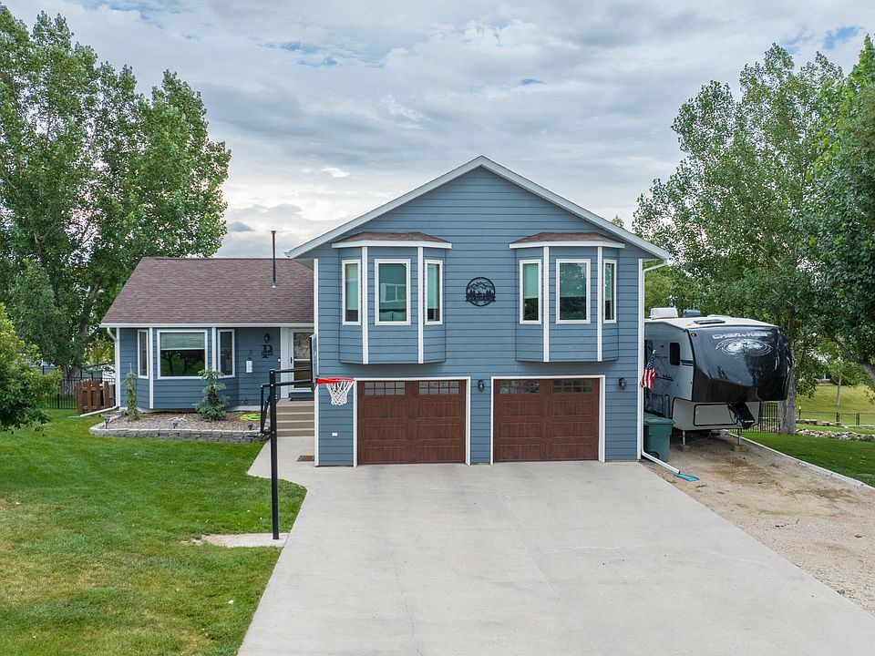 2423 Bluffs Ridge Dr, Gillette, WY 82718 MLS 231009 Zillow