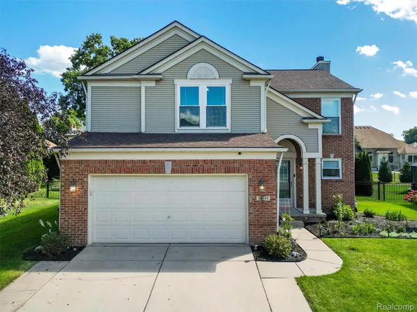 54148 Audubon Dr, Macomb, MI 48042