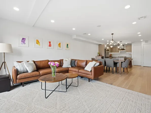 233 Ocean Parkway image 2 of 12