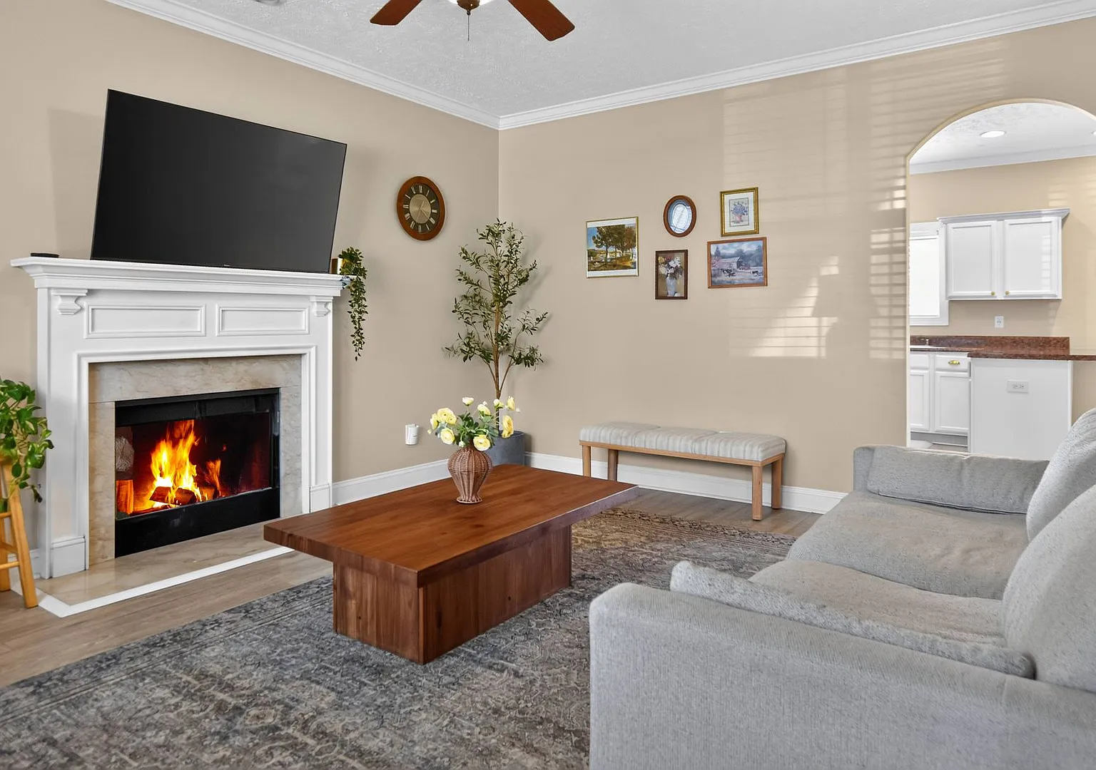 Pet Friendly Three Bedroom with Bonus! — Photo 2