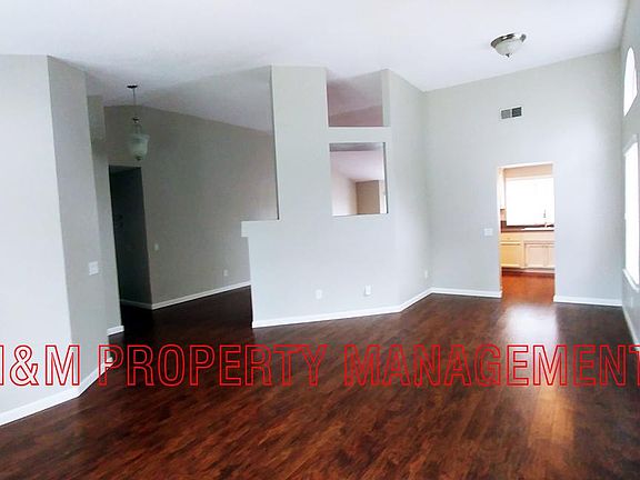 5704 Terrace Dr Living - Dining Room