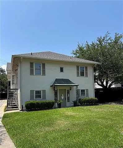 102 Friedrichs Ave — Photo 1