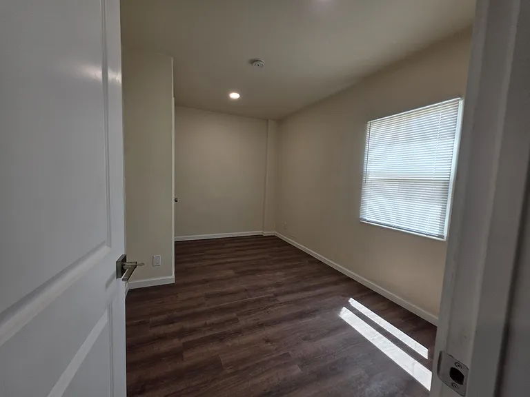 833 N 4th Ave — Photo 36