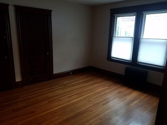 4th image of 389 River Ave #1