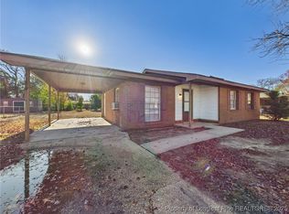 927 Fiske Dr, Fayetteville, NC 28311