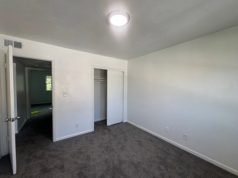 1125 Little Bay Ave — Photo 7