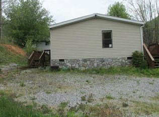 2085 Big Piney Creek Rd, Lansing, NC 28643
