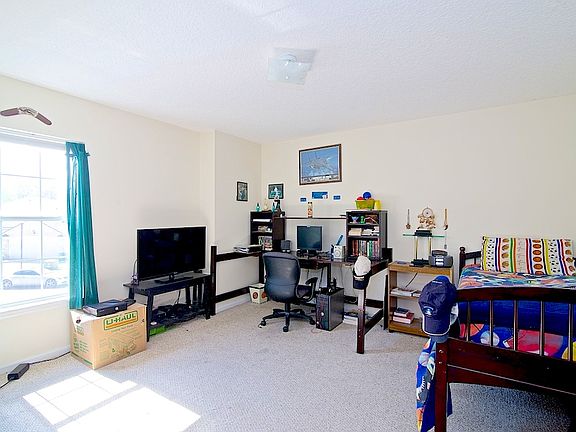 5th image of 549 Alice Cove Ct