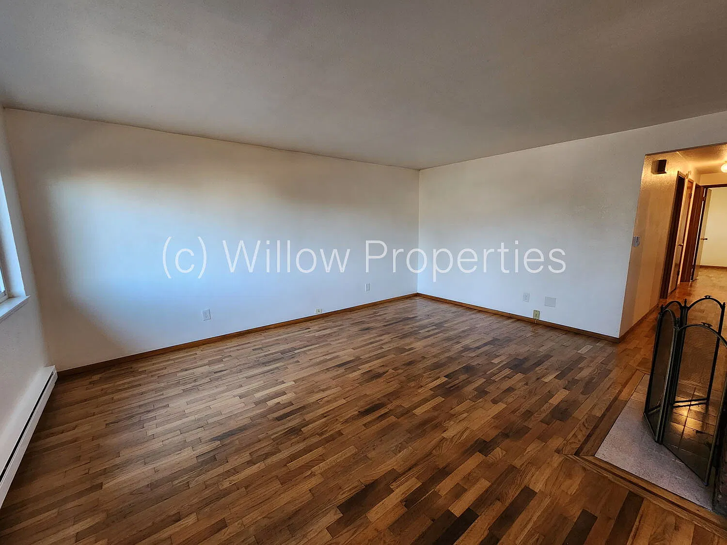 3 bed, 1.5 bath, 1239 sqft, $2,100 — Photo 3