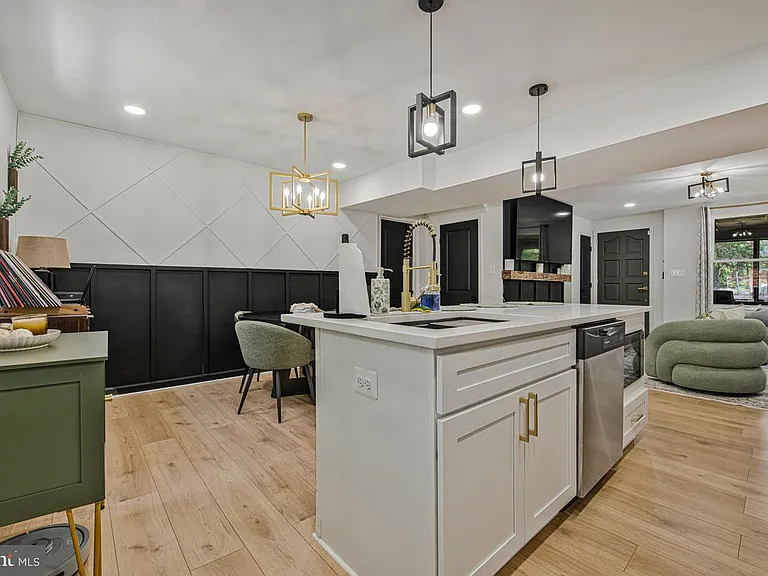 3704 Hamilton St — Photo 11