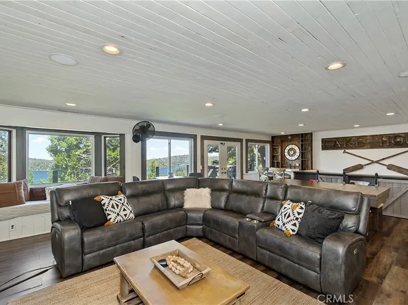 533 Sunderland Ct, Lake Arrowhead, CA 92352