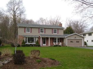124 Penfield Cres, Rochester, NY 14625