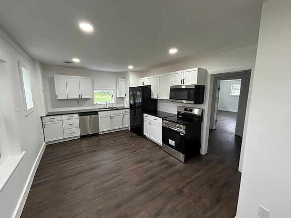 2nd image of 14 Taylor Rd
